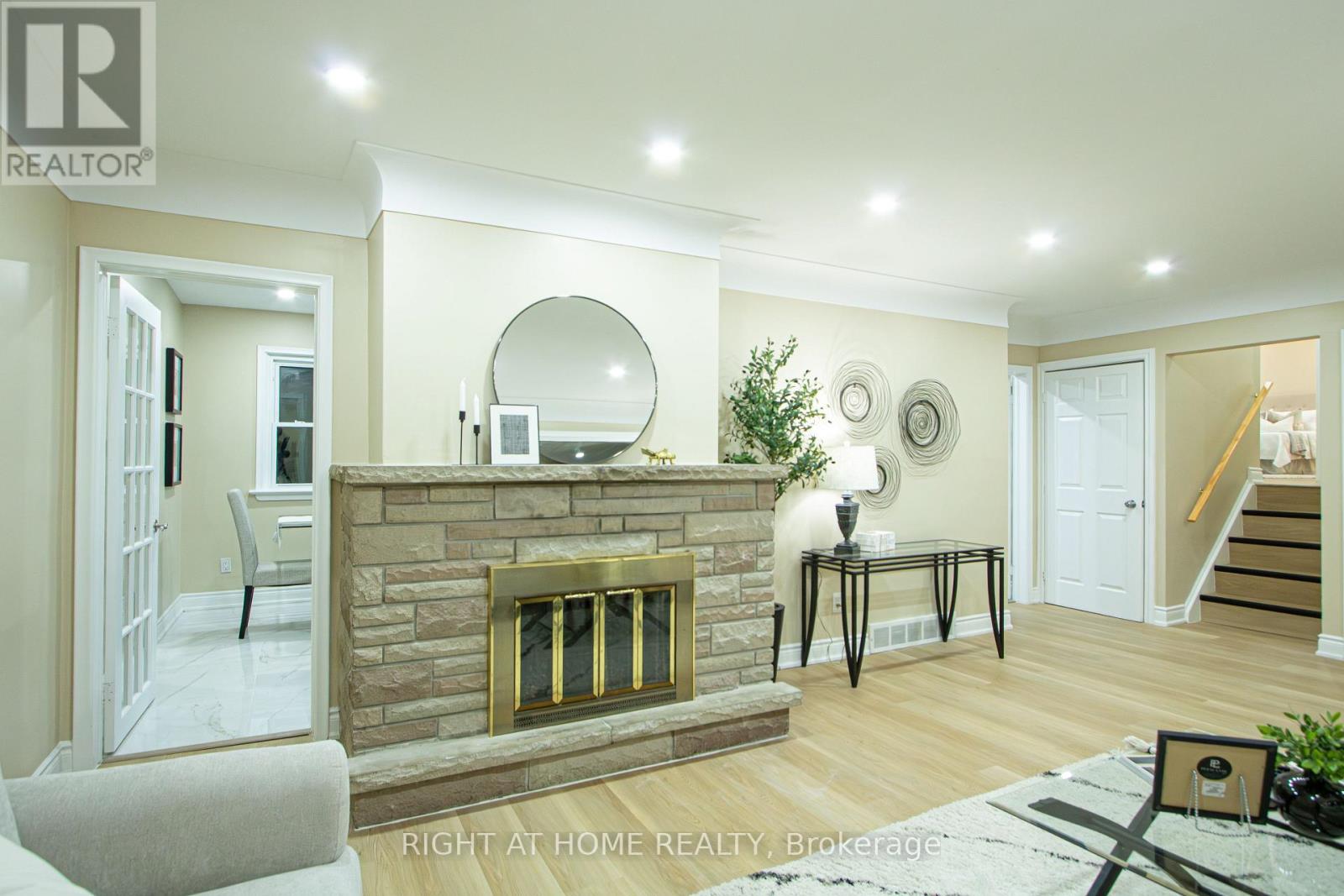 26 Wychwood Parkway, London North, Ontario  N6G 1R5 - Photo 7 - X12710968