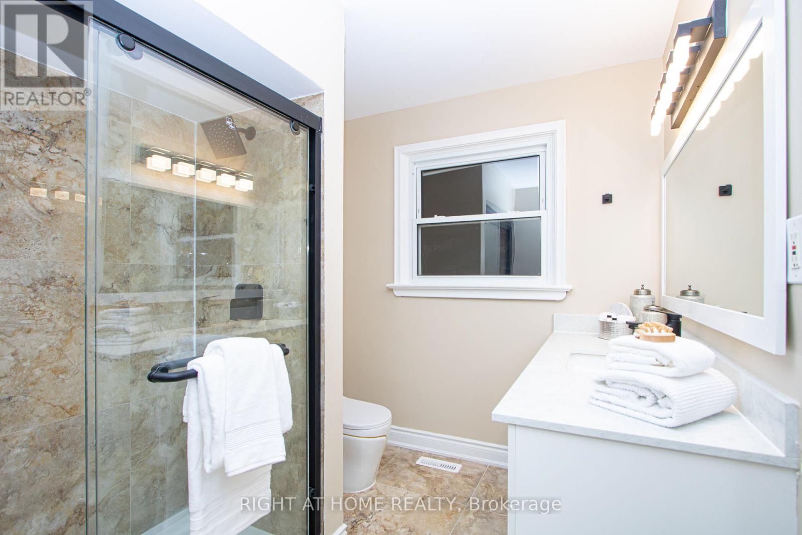 26 Wychwood Parkway, London North, Ontario  N6G 1R5 - Photo 39 - X12710968