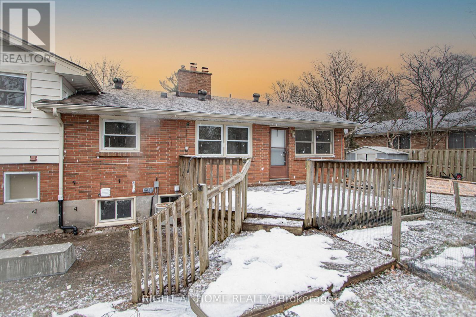 26 Wychwood Parkway, London North, Ontario  N6G 1R5 - Photo 46 - X12710968