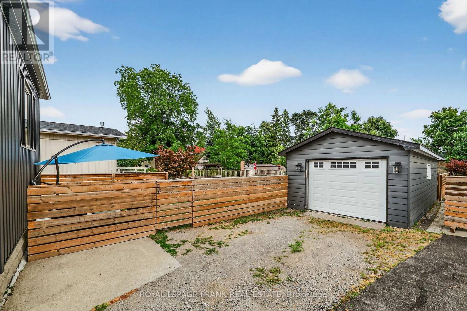 69 Peel Street, Kawartha Lakes, Ontario  K9V 3M5 - Photo 4 - X12587678