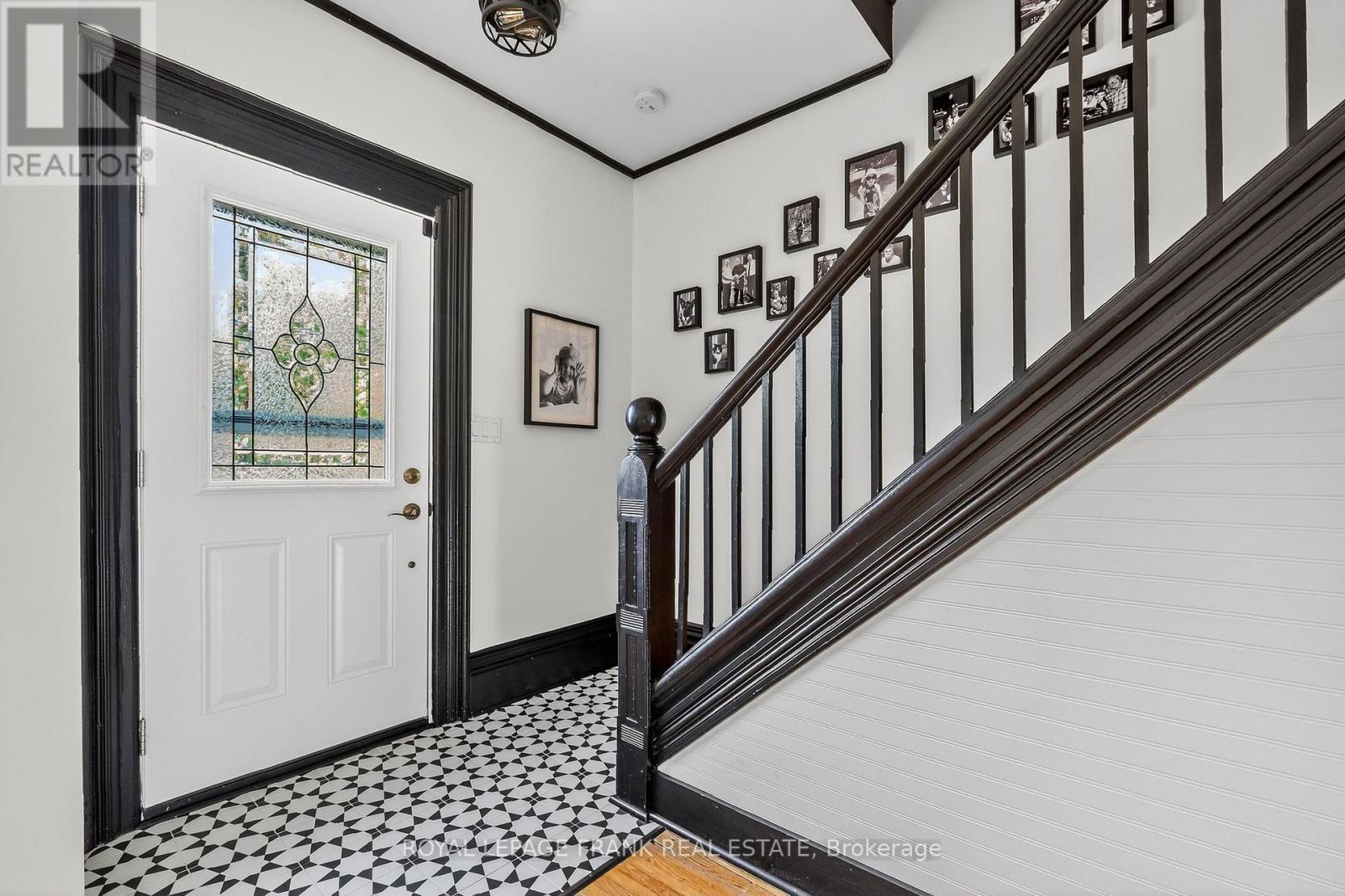 69 Peel Street, Kawartha Lakes, Ontario  K9V 3M5 - Photo 5 - X12587678