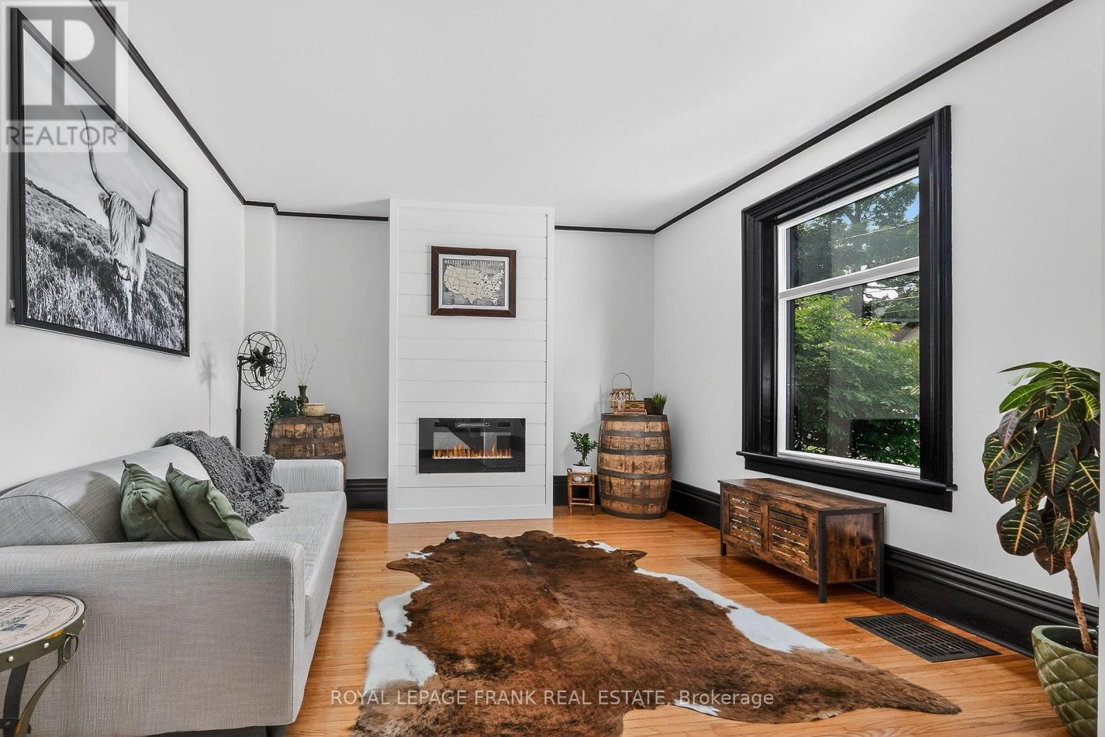 69 Peel Street, Kawartha Lakes, Ontario  K9V 3M5 - Photo 7 - X12587678