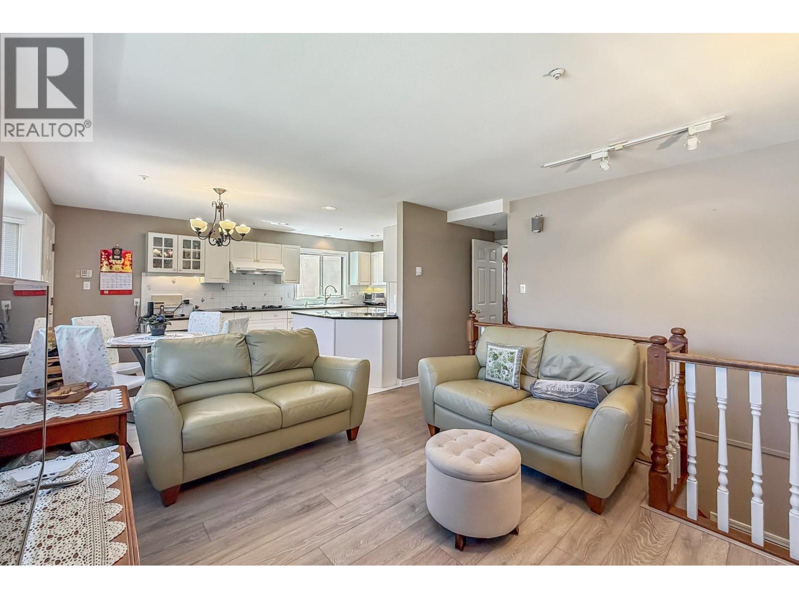 2755 W 20th Avenue, Vancouver, British Columbia V6L 1H1 - Photo 1 - R3074149