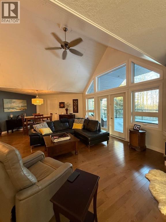 #12 1st Avenue, Joussard, Alberta  T0G 1J0 - Photo 30 - A2278739