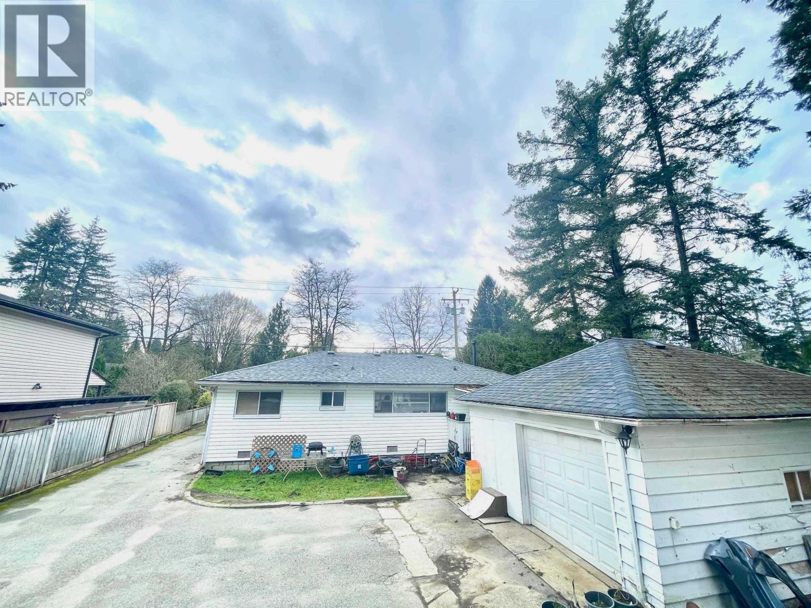 3684 Cedar Drive, Port Coquitlam, British Columbia  V3B 3C9 - Photo 2 - R3080312