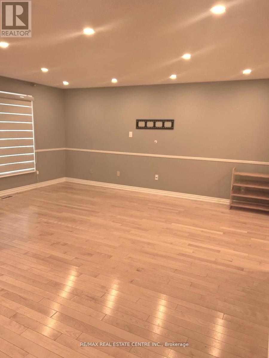 874 Childs Drive, Milton, Ontario  L9T 4J6 - Photo 3 - W12711234