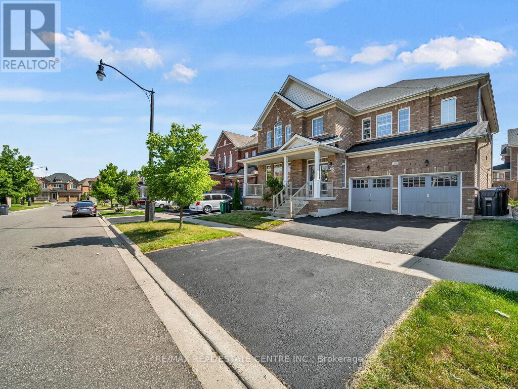 10 Vidal Road, Brampton, Ontario  L6Y 0G8 - Photo 3 - W12711244