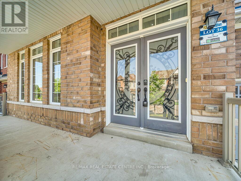 10 Vidal Road, Brampton, Ontario  L6Y 0G8 - Photo 5 - W12711244