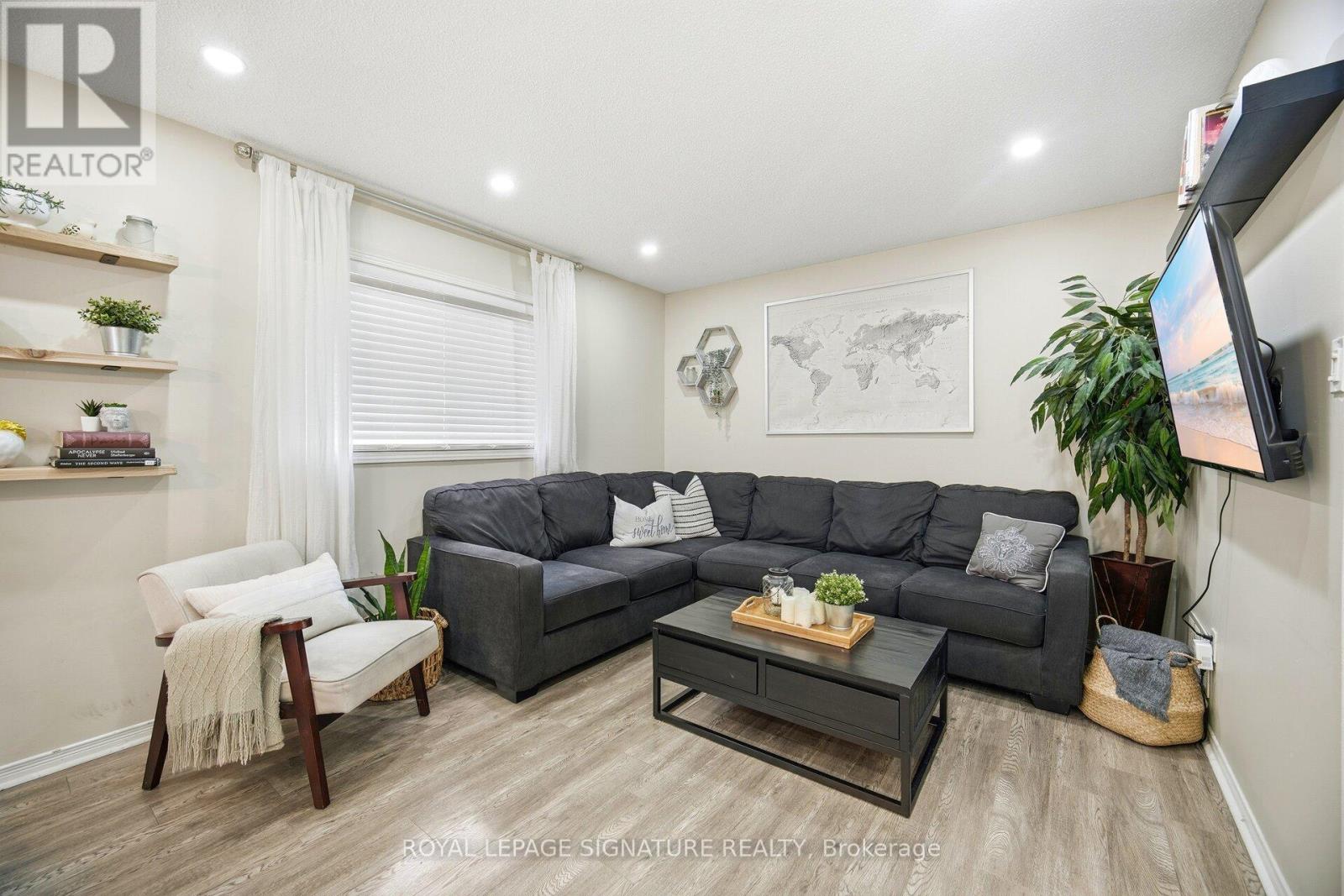 21 Palmolive Street, Brampton, Ontario  L6R 1P5 - Photo 4 - W12711274