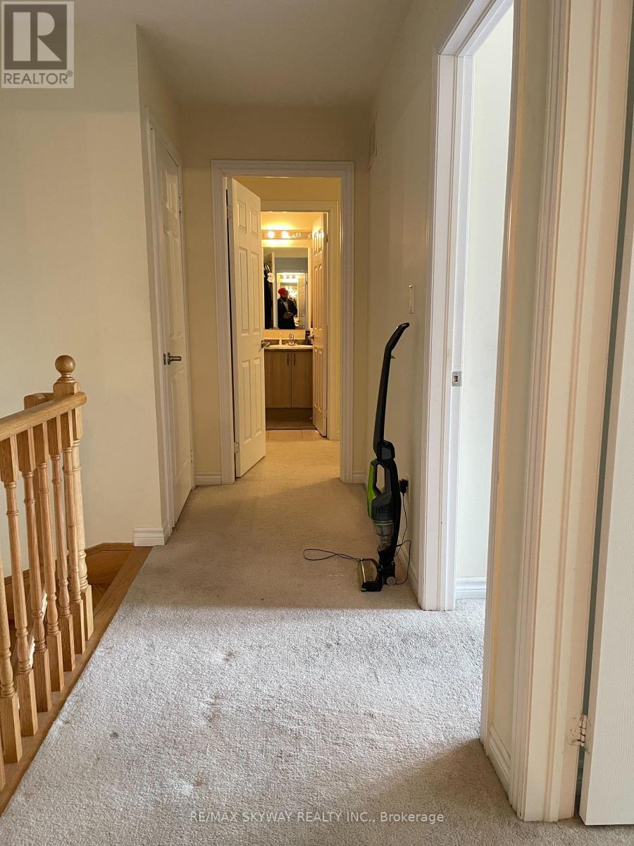 103 - 200 Veterans Drive, Brampton, Ontario  L7A 4S6 - Photo 10 - W12711278