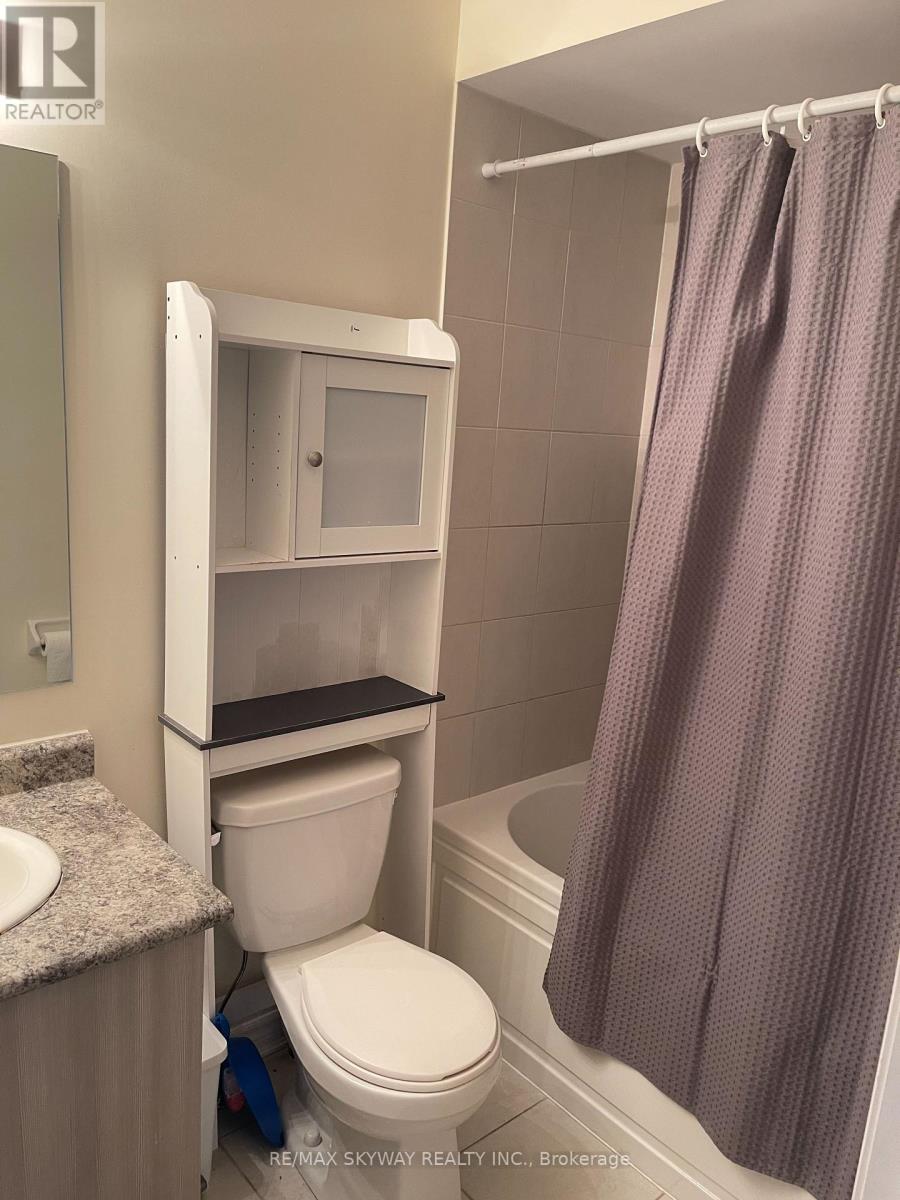 103 - 200 Veterans Drive, Brampton, Ontario  L7A 4S6 - Photo 9 - W12711278