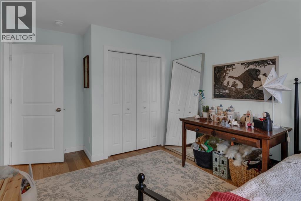 89 Greenbriar Place Nw, Calgary, Alberta  T3B 6J1 - Photo 20 - A2278108