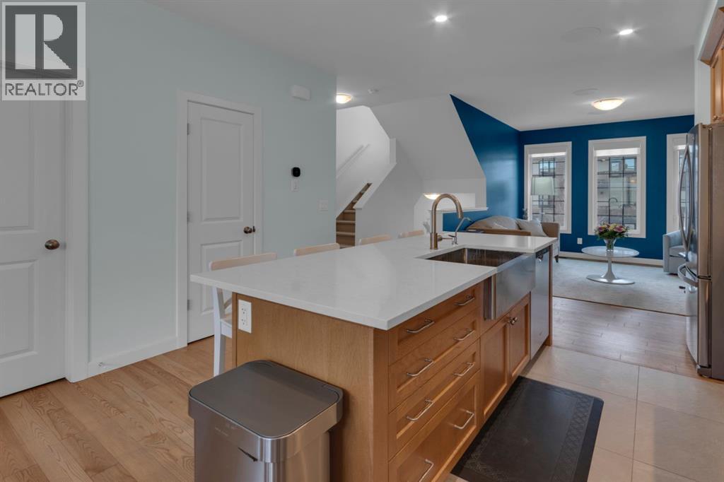 89 Greenbriar Place Nw, Calgary, Alberta  T3B 6J1 - Photo 5 - A2278108