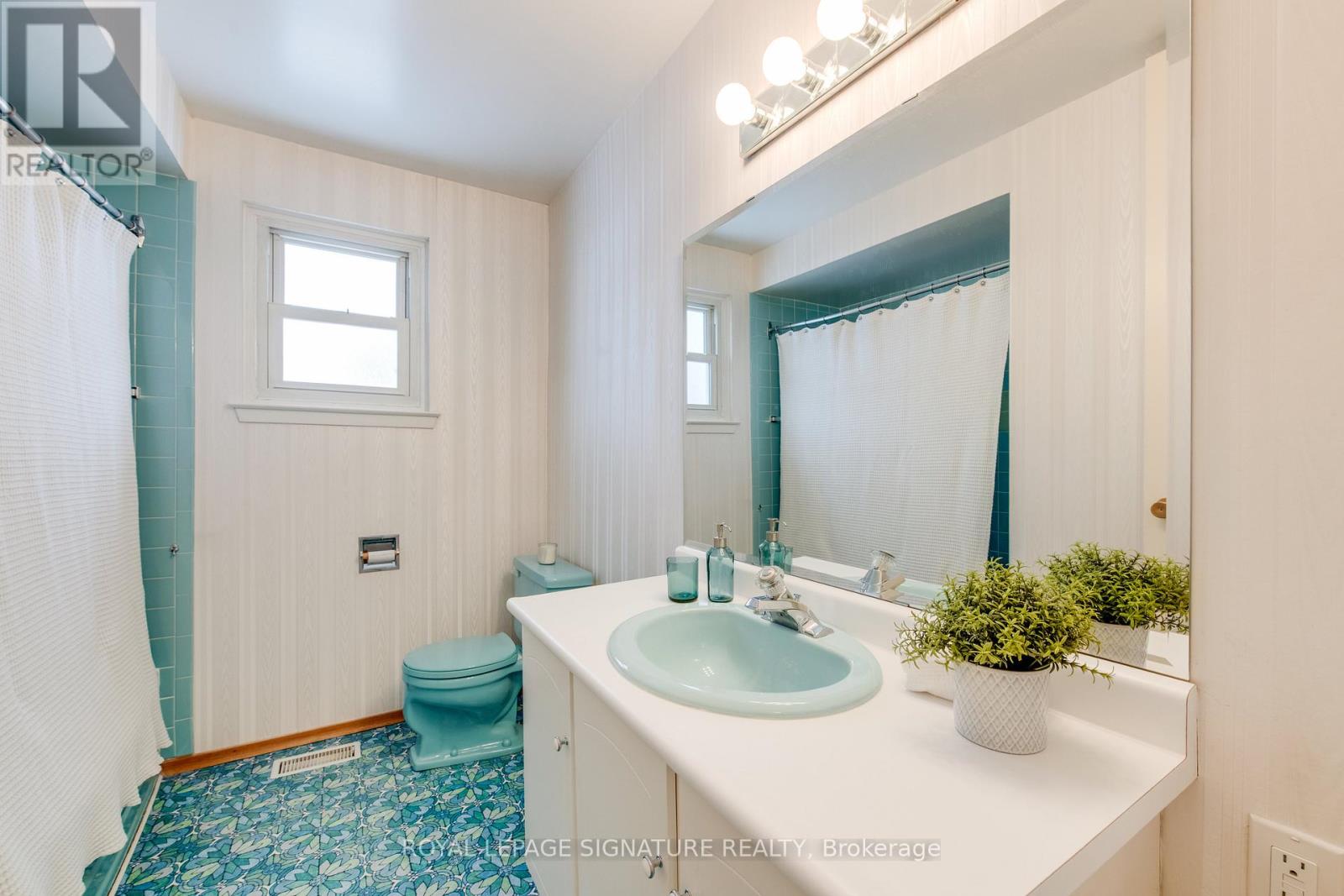 22 Bellbury Crescent, Toronto, Ontario  M2J 2J8 - Photo 12 - C12709490