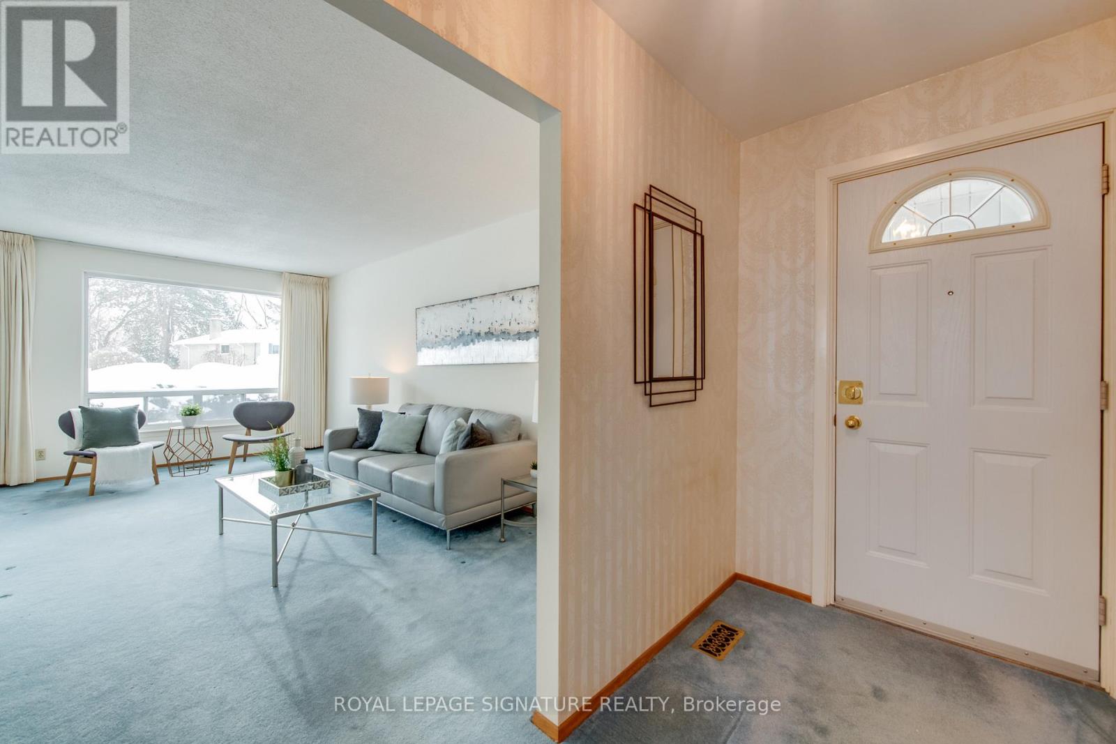 22 Bellbury Crescent, Toronto, Ontario  M2J 2J8 - Photo 2 - C12709490