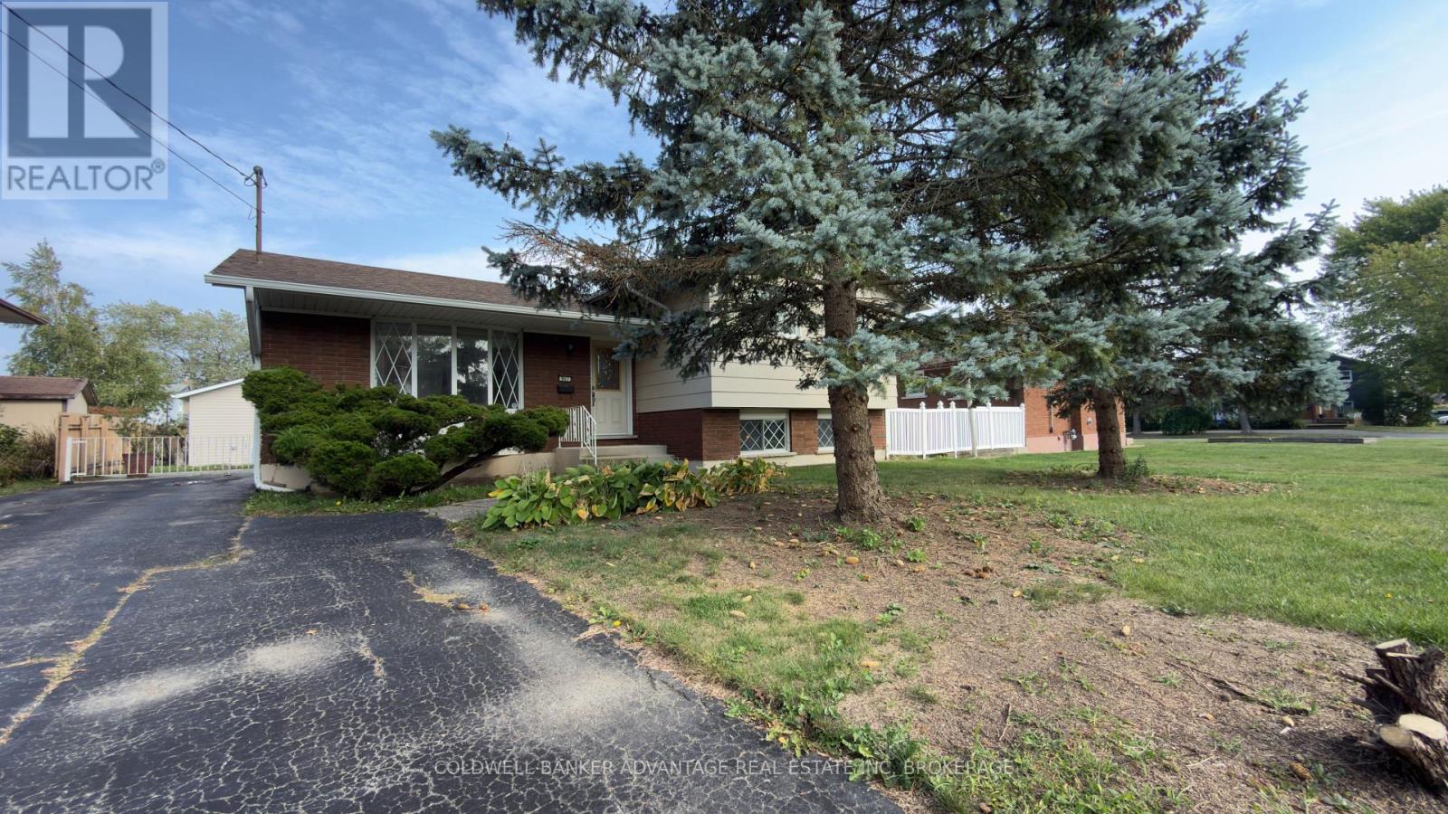 987 Steele Street, Port Colborne, Ontario  L3K 5A1 - Photo 2 - X12711392