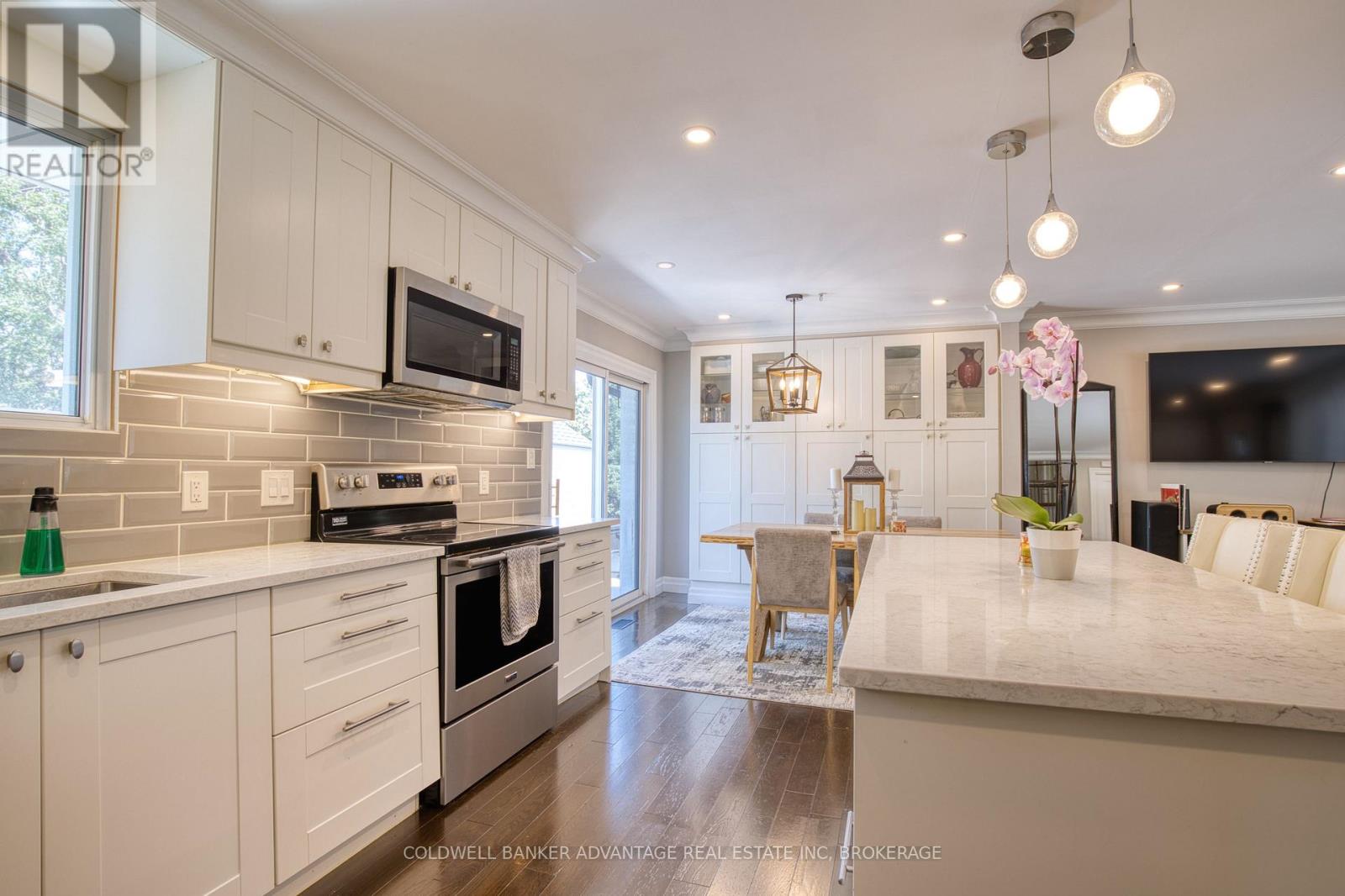 20 Karen Crescent, Grimsby (Grimsby Beach), Ontario  L3M 2E4 - Photo 18 - X12711402