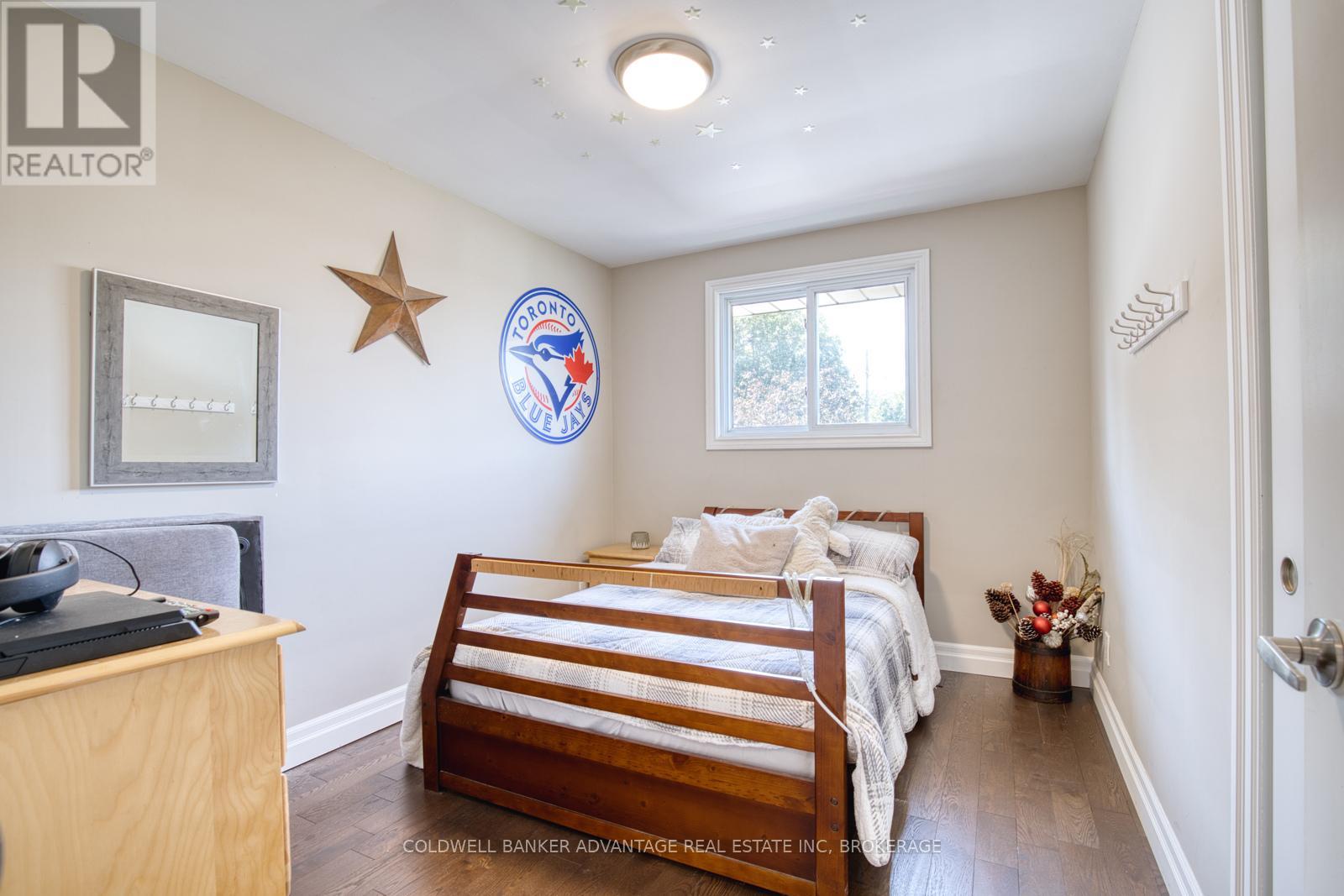 20 Karen Crescent, Grimsby (Grimsby Beach), Ontario  L3M 2E4 - Photo 22 - X12711402