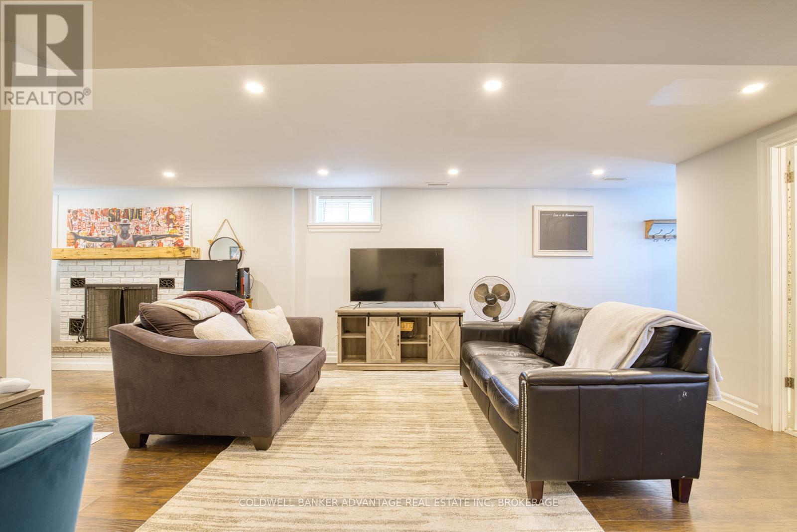 20 Karen Crescent, Grimsby (Grimsby Beach), Ontario  L3M 2E4 - Photo 27 - X12711402