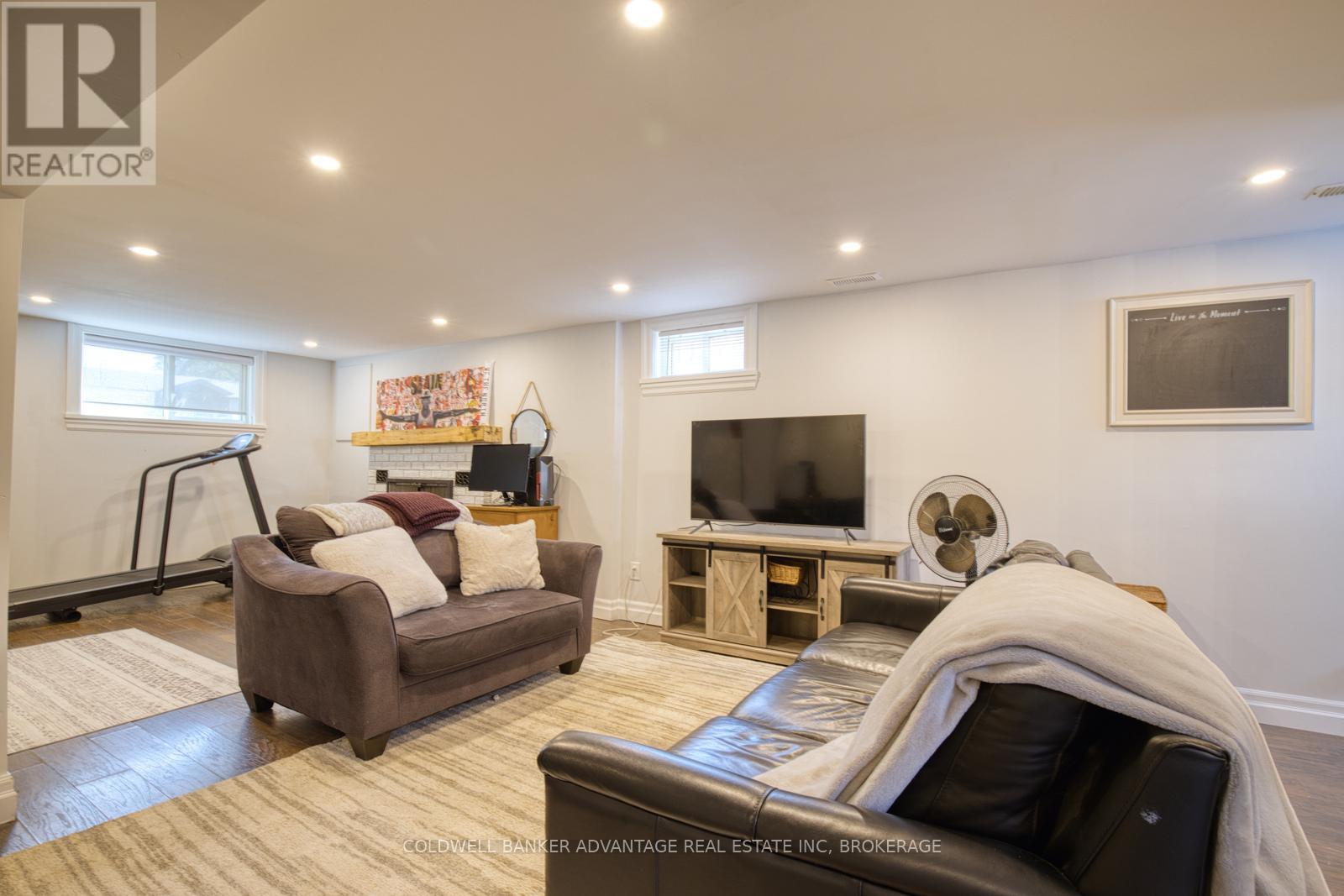 20 Karen Crescent, Grimsby (Grimsby Beach), Ontario  L3M 2E4 - Photo 28 - X12711402