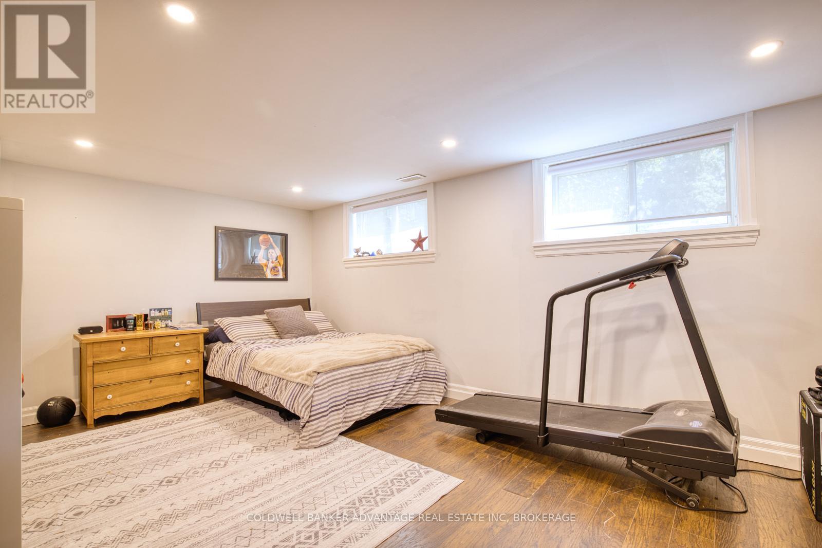 20 Karen Crescent, Grimsby (Grimsby Beach), Ontario  L3M 2E4 - Photo 31 - X12711402