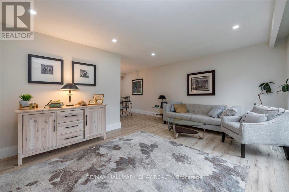 56 Marshall Street, Barrie, Ontario  L4N 3S7 - Photo 12 - S12652012