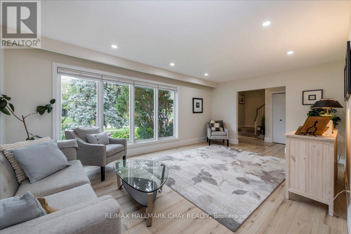 56 Marshall Street, Barrie, Ontario  L4N 3S7 - Photo 10 - S12652012