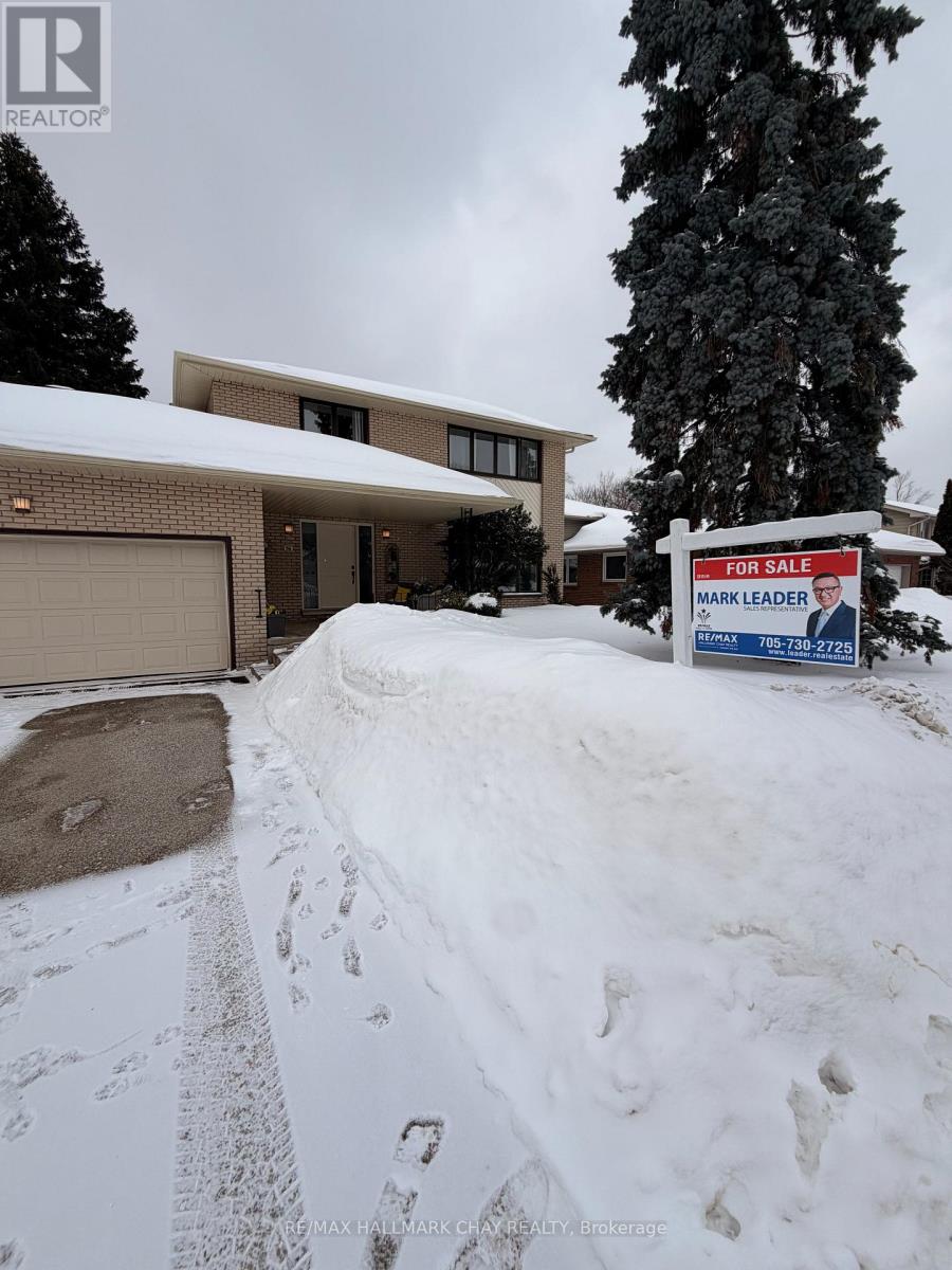 56 Marshall Street, Barrie, Ontario  L4N 3S7 - Photo 2 - S12652012