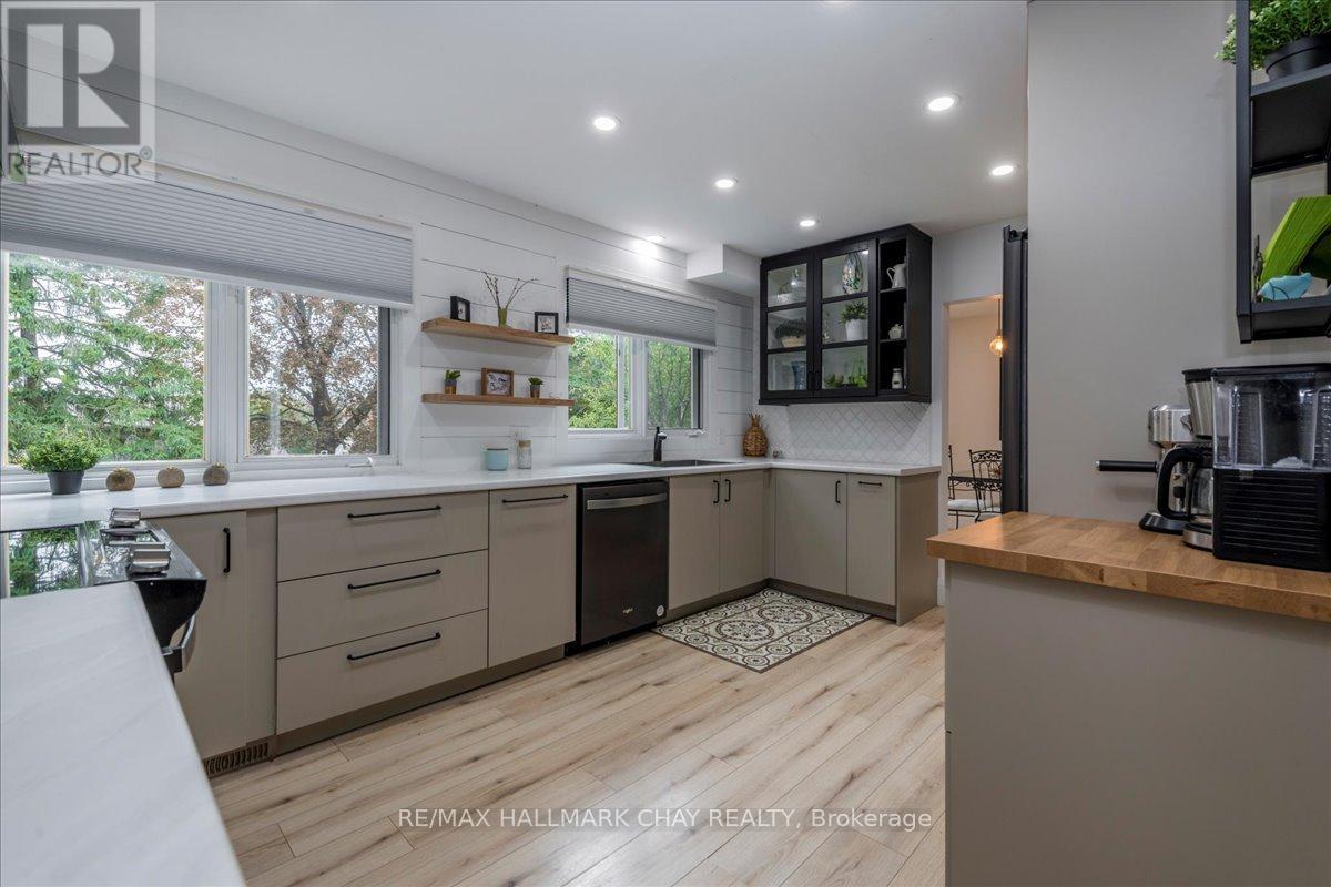 56 Marshall Street, Barrie, Ontario  L4N 3S7 - Photo 17 - S12652012