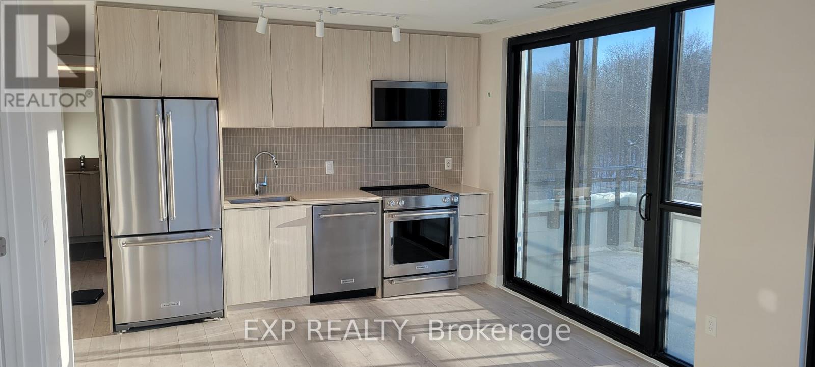 302 - 750 Whitlock Avenue, Milton, Ontario  L9E 1M4 - Photo 6 - W12707624