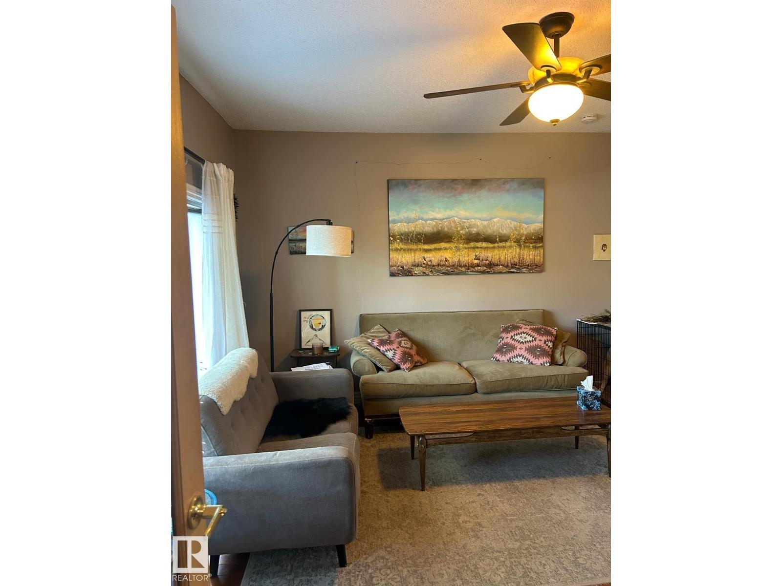 11406 96 St Nw, Edmonton, Alberta  T5G 1T4 - Photo 3 - E4470006