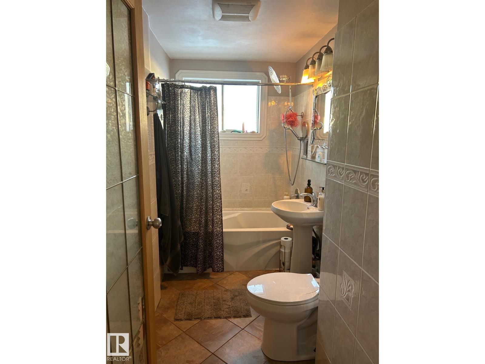 11406 96 St Nw, Edmonton, Alberta  T5G 1T4 - Photo 16 - E4470006