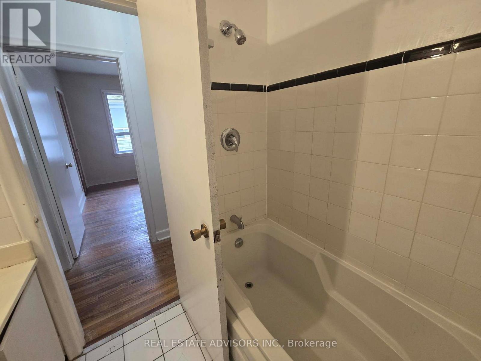 8 Virgilwood Drive, Toronto, Ontario  M2R 2B1 - Photo 13 - C12711314