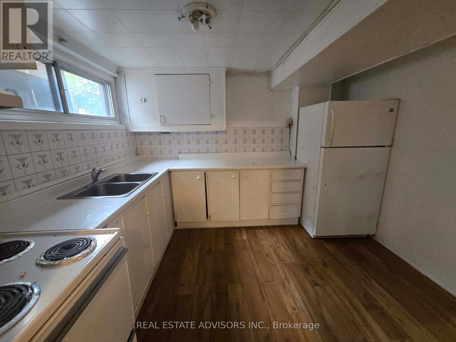 8 Virgilwood Drive, Toronto, Ontario  M2R 2B1 - Photo 18 - C12711314