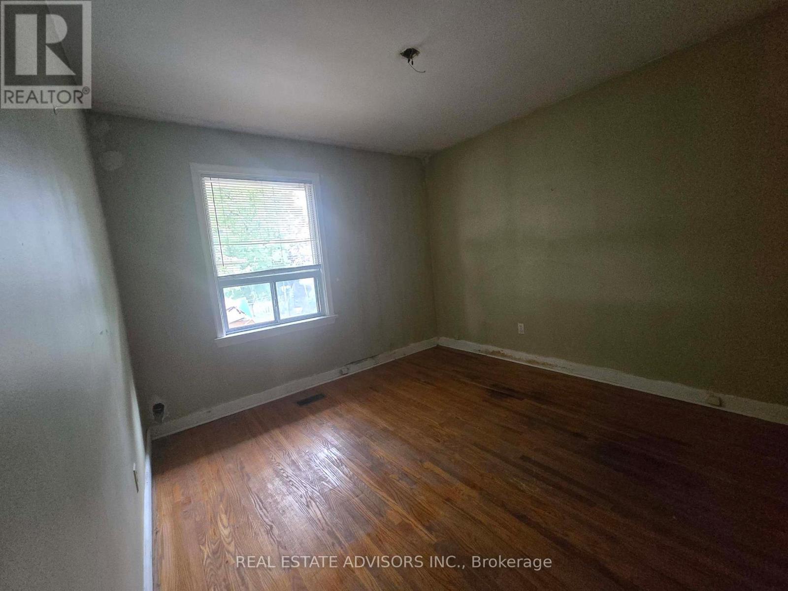 8 Virgilwood Drive, Toronto, Ontario  M2R 2B1 - Photo 7 - C12711314