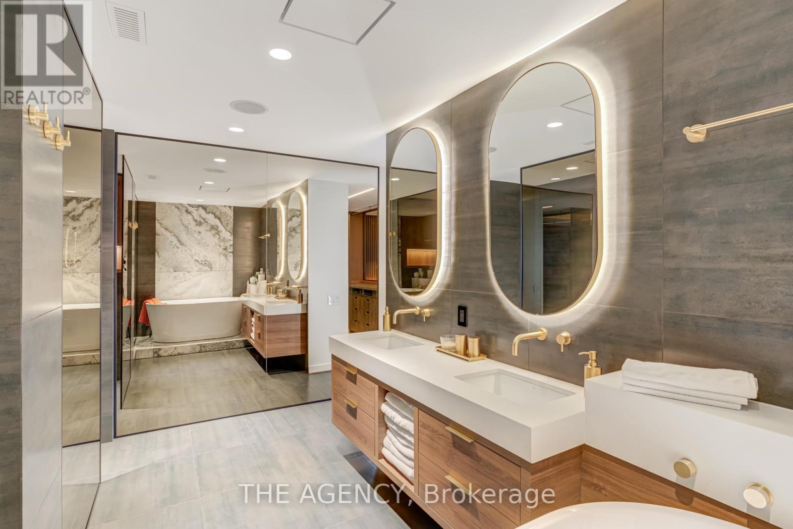 Ph1105 - 75 Portland Street, Toronto, Ontario  M5V 2M9 - Photo 17 - C12711336