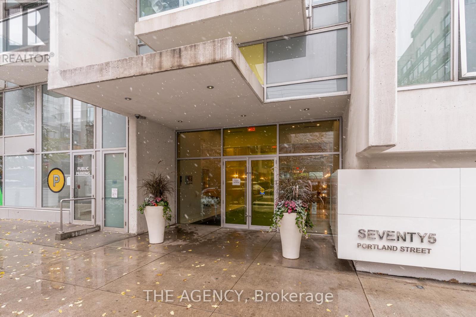 Ph1105 - 75 Portland Street, Toronto, Ontario  M5V 2M9 - Photo 31 - C12711336