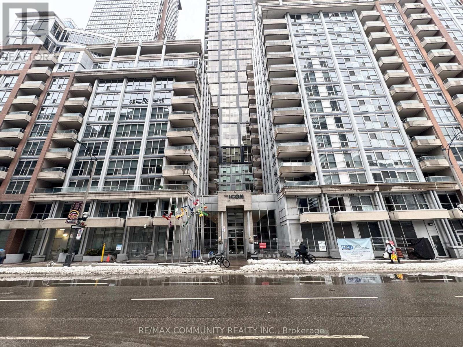 230 - 250 Wellington Street W, Toronto, Ontario  M5V 3P6 - Photo 1 - C12711410