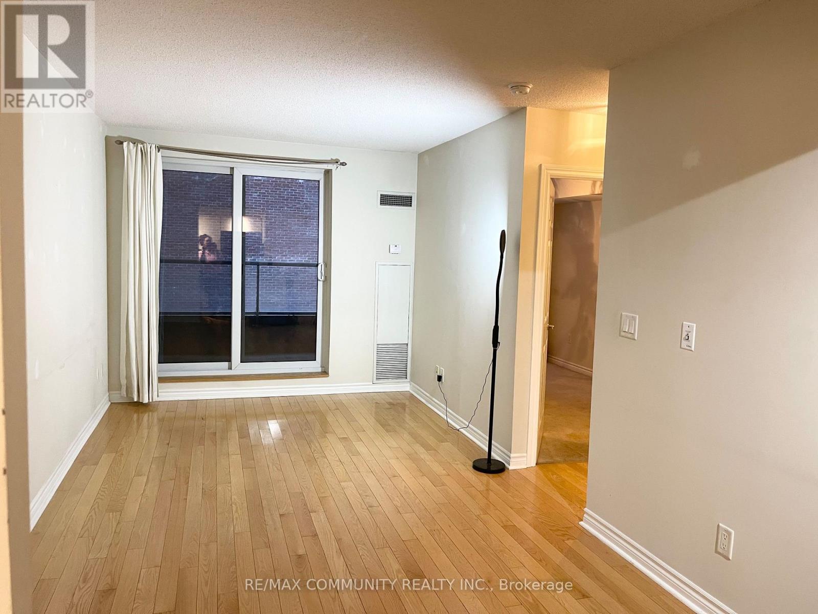 230 - 250 Wellington Street W, Toronto, Ontario  M5V 3P6 - Photo 11 - C12711410