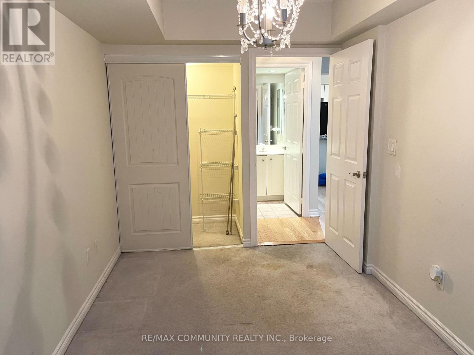 230 - 250 Wellington Street W, Toronto, Ontario  M5V 3P6 - Photo 14 - C12711410