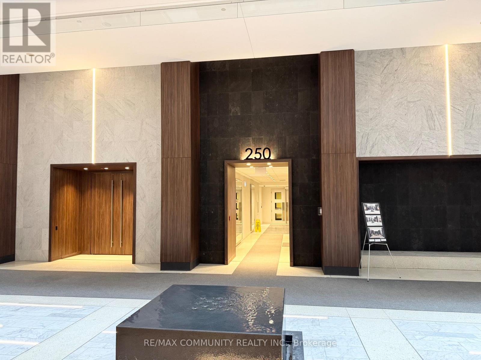 230 - 250 Wellington Street W, Toronto, Ontario  M5V 3P6 - Photo 3 - C12711410