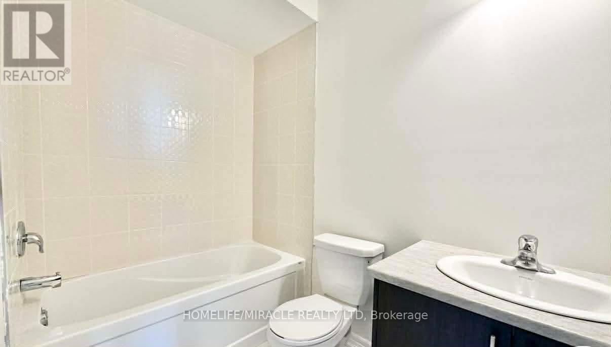 432 Okanagan Path, Oshawa, Ontario  L1H 0B1 - Photo 4 - E12711324