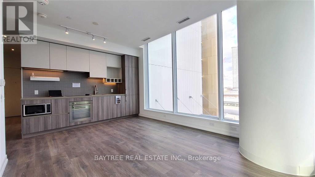 301 - 5 Buttermill Avenue, Vaughan, Ontario  L4K 0J5 - Photo 2 - N12711390