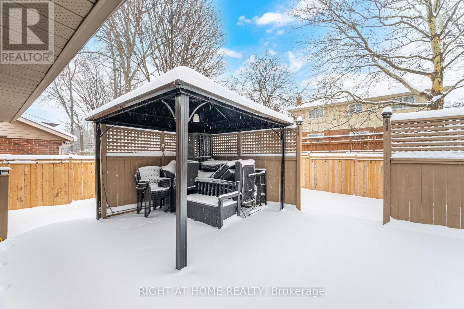 2072 Headon Road, Burlington, Ontario  L7M 4G3 - Photo 16 - W12710904