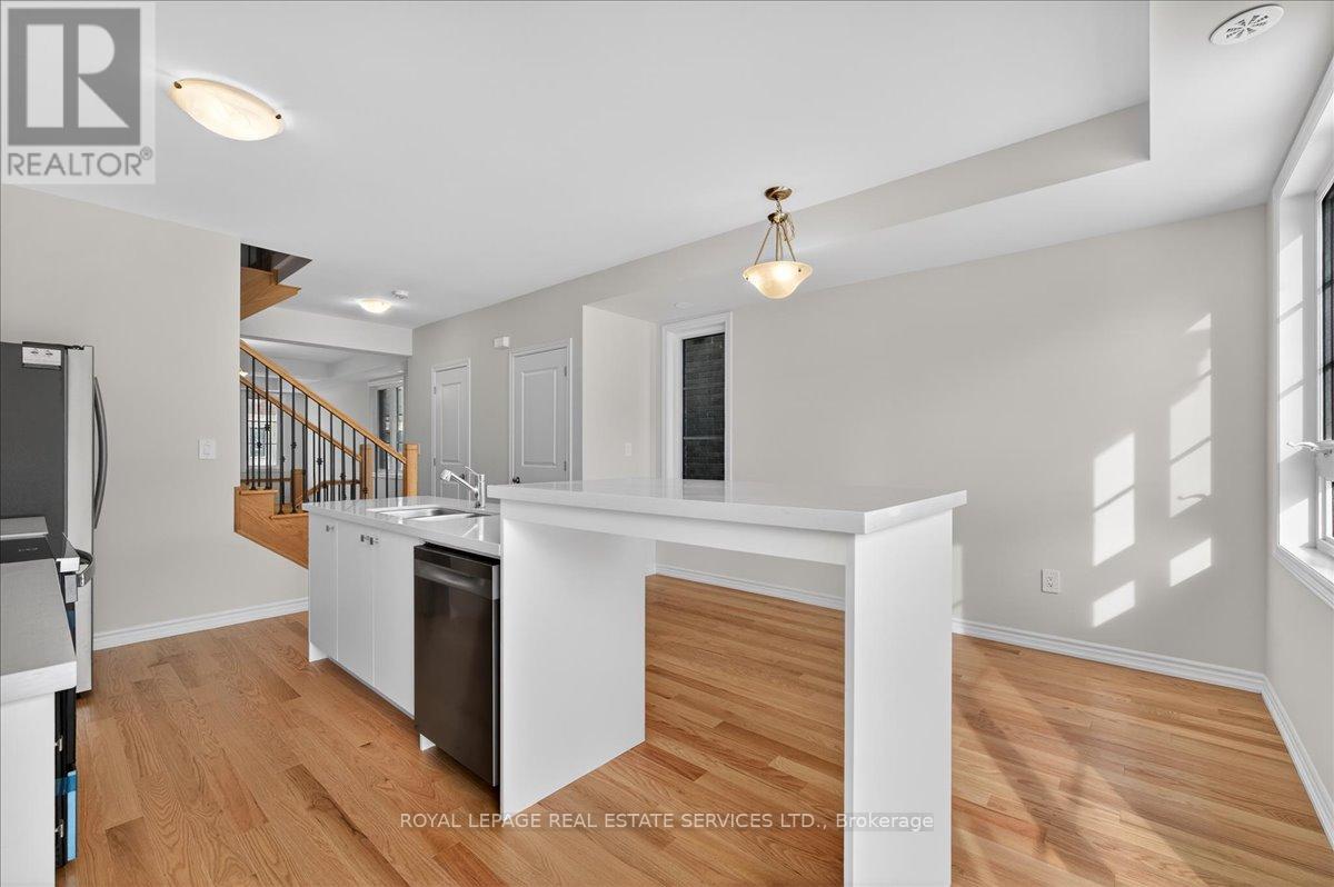 Upper - 5946 Saigon Street, Mississauga, Ontario  L5V 0E9 - Photo 9 - W12711386