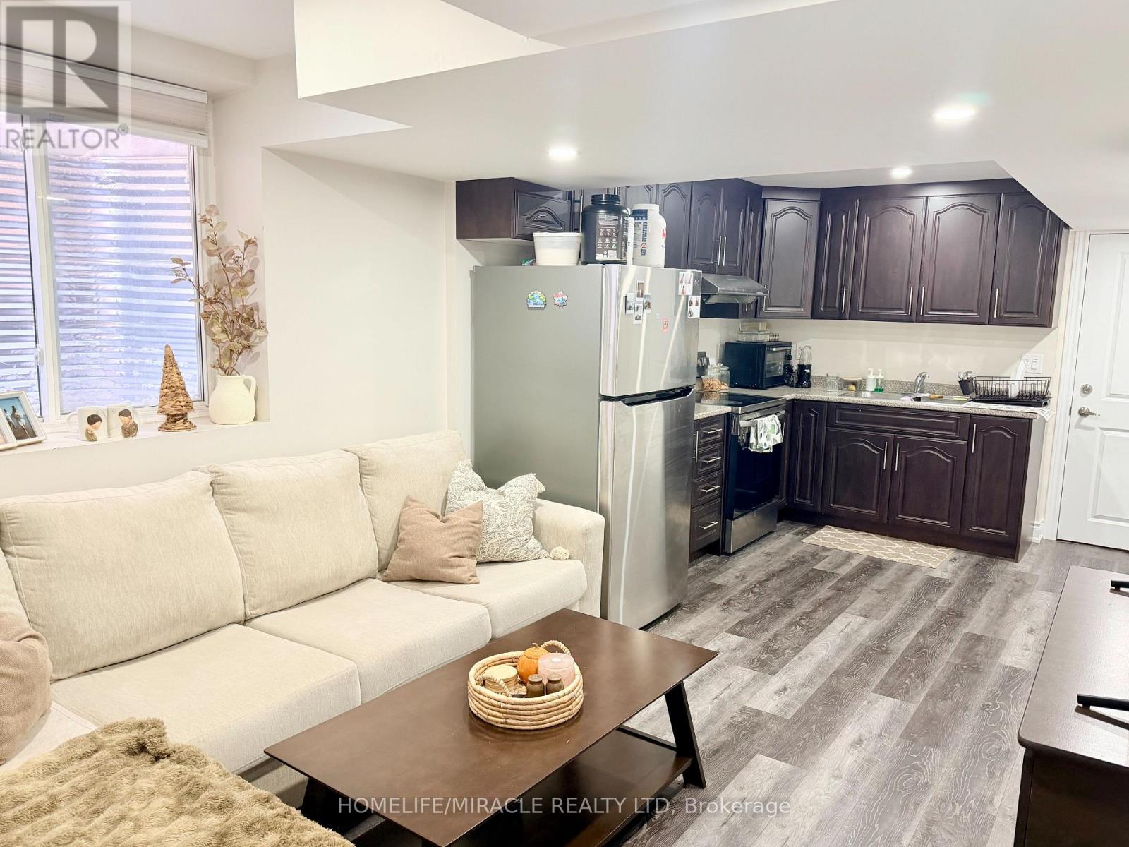 19 Exhibition Crescent, Brampton, Ontario  L7A 4B9 - Photo 28 - W12650596