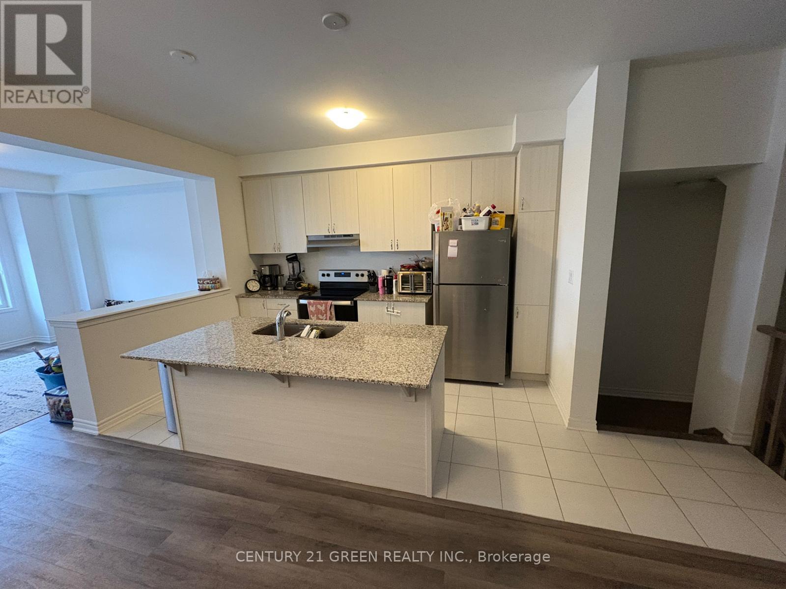 39 Keppel Circle, Brampton, Ontario  L7A 5K6 - Photo 11 - W12705100