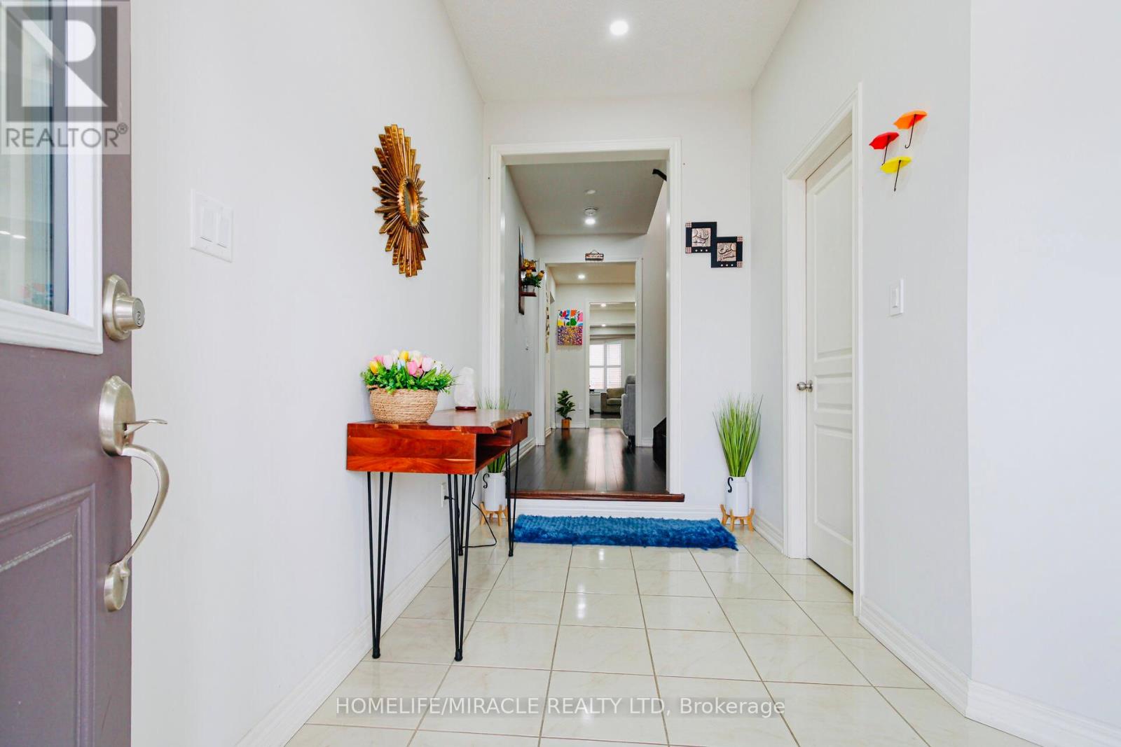 19 Exhibition Crescent, Brampton, Ontario  L7A 4B9 - Photo 3 - W12650596