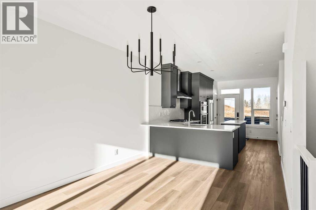 2533 Sovereign Crescent Sw, Calgary, Alberta  T3C 3Y3 - Photo 9 - A2279495