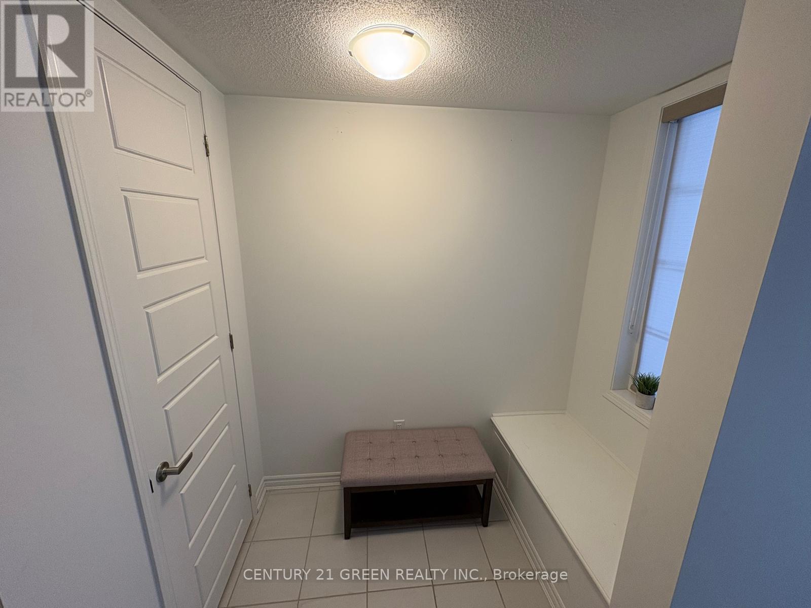 39 Keppel Circle, Brampton, Ontario  L7A 5K6 - Photo 5 - W12705100